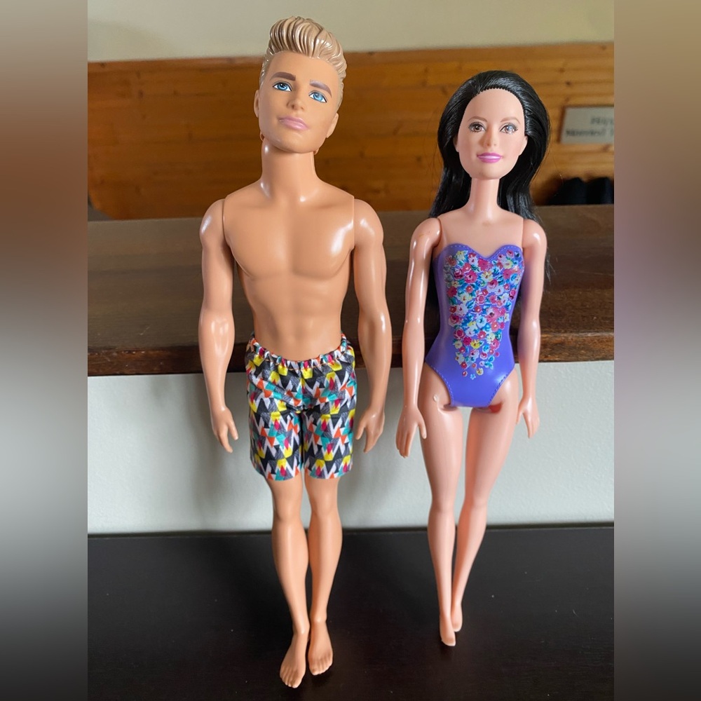 Barbie and Ken with jet skis - Picture 2 of 3